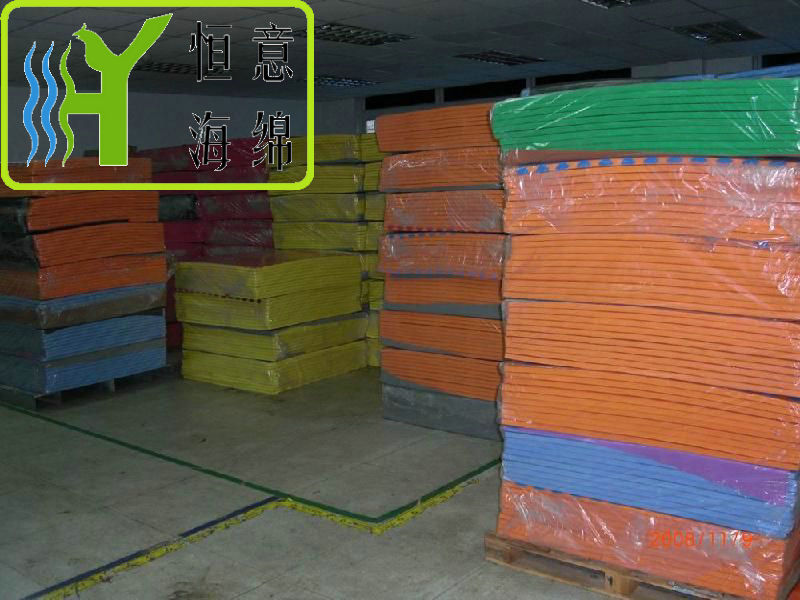 F040  抗紫外線緩沖泡綿（UV resistant cushioning foam）